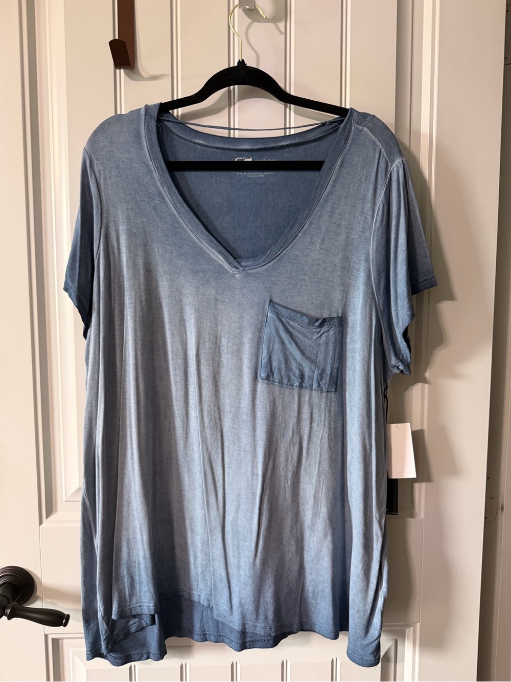 Cable & Gauge Blue V-Neck Tee - Picture 1 of 4